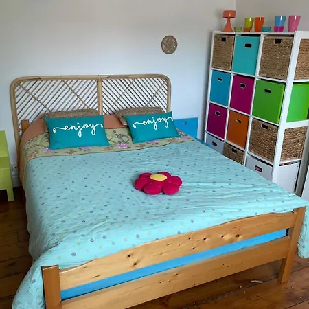 Dans Maison De Centre *